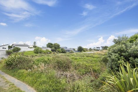 Photo of property in 16 Kitchener Street, Te Horo Beach, Otaki, 5581
