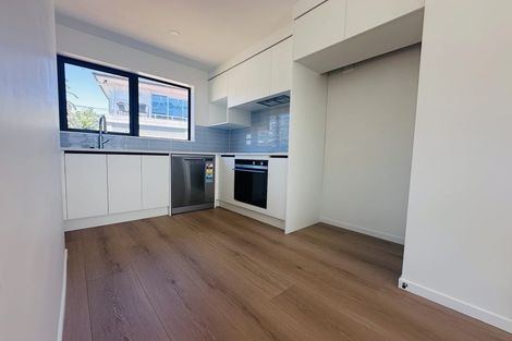 Photo of property in 1/1088 Beach Road, Torbay, Auckland, 0630