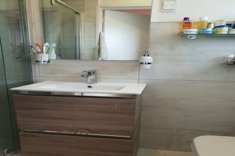 Photo of property in 16 Lowburn Place, Clover Park, Auckland, 2019