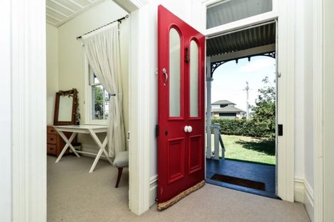 Photo of property in 8 Queen Street, Cambridge, 3434