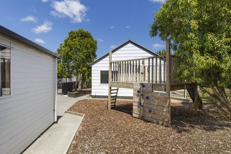 Photo of property in 19 Peppertree Glade, Kelvin Grove, Palmerston North, 4414