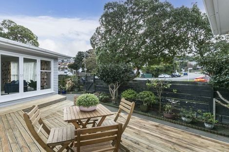 Photo of property in 2 Rex Street, Miramar, Wellington, 6022