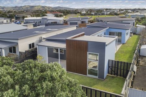 Photo of property in 11 Coprosma Close, Papamoa Beach, Papamoa, 3118