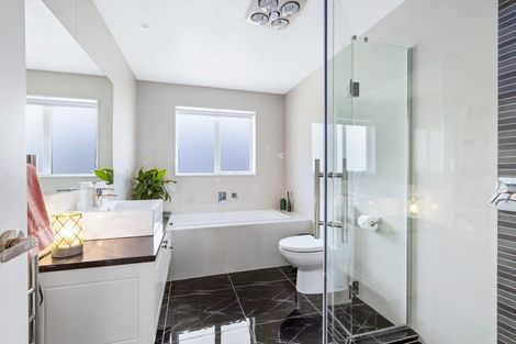 Photo of property in 9 Taraire Place, Orewa, 0931