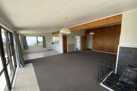 Photo of property in 13 Holiday Road, Stanmore Bay, Whangaparaoa, 0932