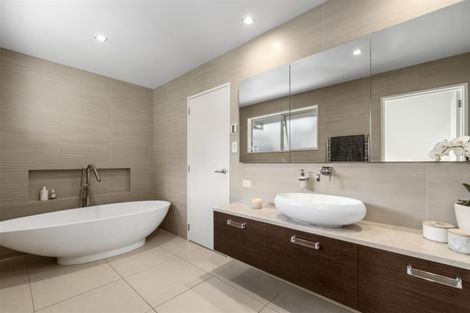 Photo of property in 25 Huntly Road, Campbells Bay, Auckland, 0630