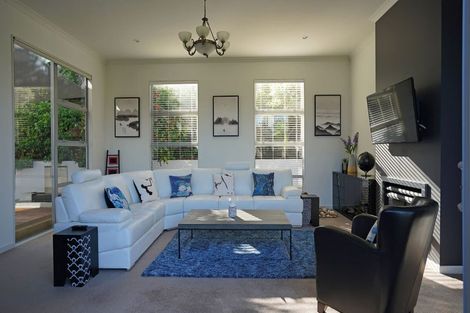 Photo of property in 12 Rangi Avenue, Schnapper Rock, Auckland, 0632