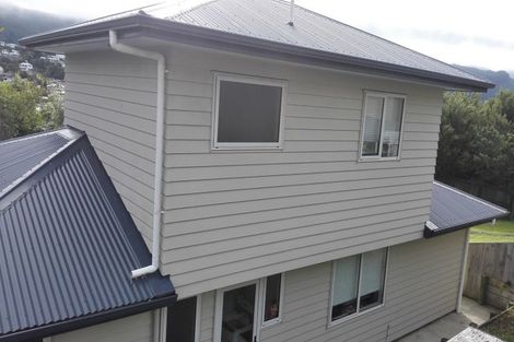 Photo of property in 24a Taylor Terrace, Tawa, Wellington, 5028