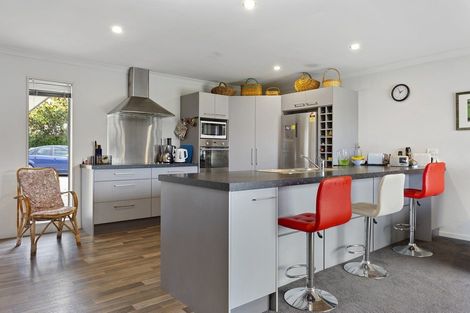 Photo of property in 5 Haydon Place, Amberley, 7410