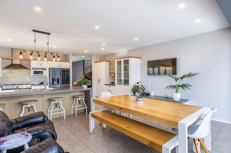 Photo of property in 61 Quadrant Heights, Paraparaumu, 5032