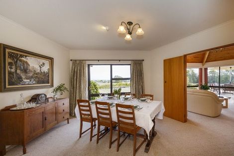 Photo of property in 515 Roberts Line, Kelvin Grove, Palmerston North, 4470