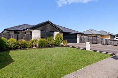 Photo of property in 5 Oka Street, Papamoa Beach, Papamoa, 3118