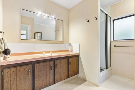 Photo of property in 1/3a Charles Dickens Drive, Mellons Bay, Auckland, 2014