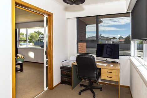 Photo of property in 9 Waimea Street, Westown, New Plymouth, 4310