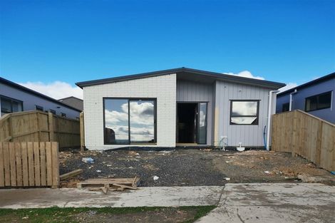 Photo of property in 7 Mata Road, Massey, Auckland, 0614