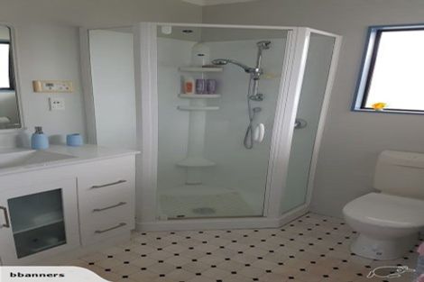 Photo of property in 30a Bowes Crescent, Strathmore Park, Wellington, 6022