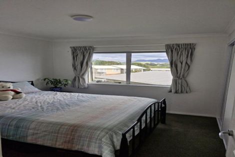 Photo of property in 17 Maui Place, Spotswood, New Plymouth, 4310