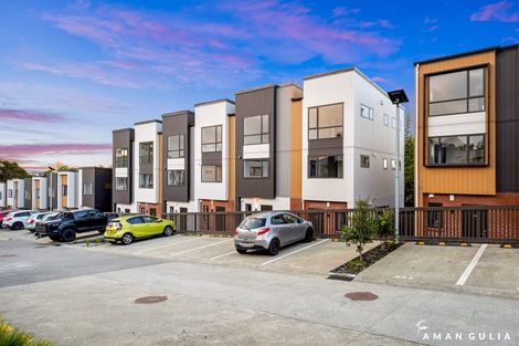 Photo of property in 17 Don Oliver Lane, Glen Eden, 0602