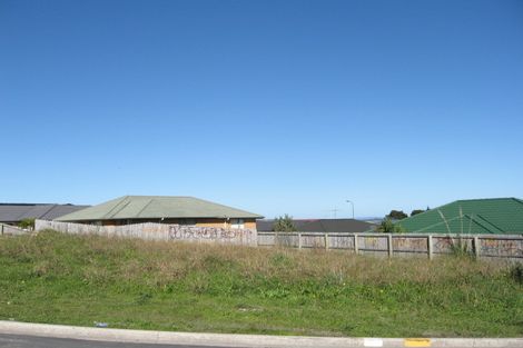 Photo of property in 5 Derryveagh Lane, Weymouth, Auckland, 2103