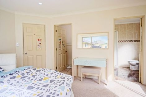 Photo of property in 118 Hugh Green Drive, Pinehill, Auckland, 0632