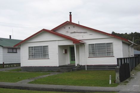 Photo of property in 51 Inverness Street, Dunollie, Runanga, 7803