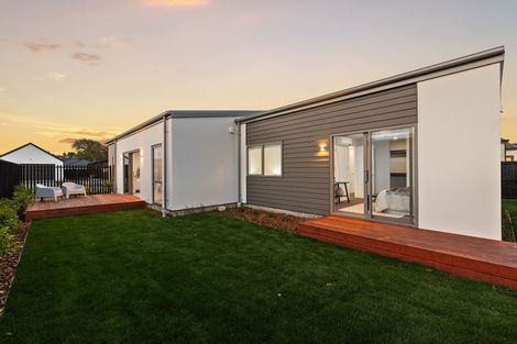 Photo of property in 3 Greystone Close, Halswell, 8025