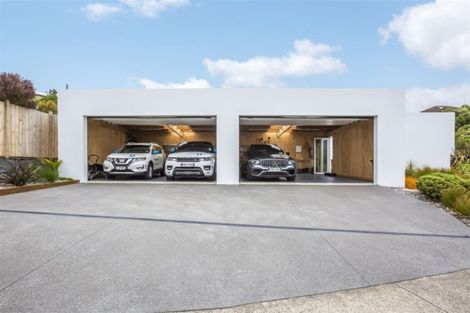 Photo of property in 19 Mervyn Kemp Drive, Tawa, Wellington, 5028