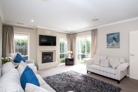Photo of property in 2 Akaroa Road, Poraiti, Napier, 4112