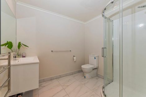 Photo of property in 4 Lumbarda Drive, Kumeu, 0810