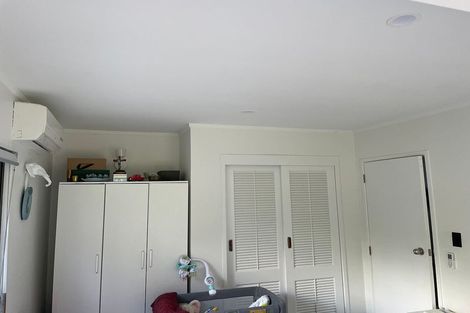 Photo of property in 42 Holyoake Place, Chatswood, Auckland, 0626