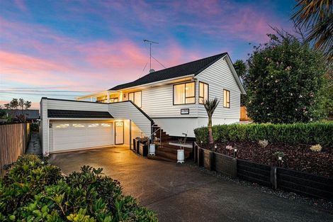 Photo of property in 31 White Heron Drive, Massey, Auckland, 0614