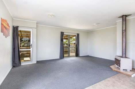 Photo of property in 2/14 Te Moau Avenue, Parakai, 0830