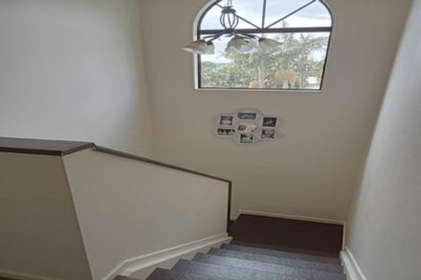 Photo of property in 9 San Fernando Way, Henderson, Auckland, 0612