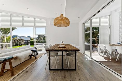 Photo of property in 15 Kewai Street, Omaha, 0986