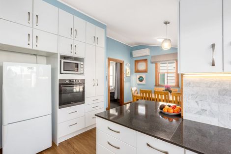 Photo of property in 39 Humber Street, Island Bay, Wellington, 6023