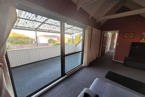 Photo of property in 1/23 Royal Road, Massey, Auckland, 0614