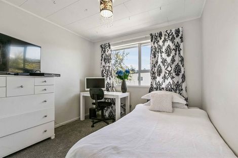 Photo of property in 6 Glastron Place, Bayview, Auckland, 0629