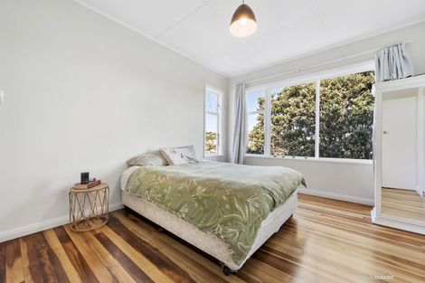 Photo of property in 123 Tauhinu Road, Miramar, Wellington, 6022