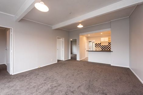 Photo of property in 7 Chetwode Grove, Newlands, Wellington, 6037