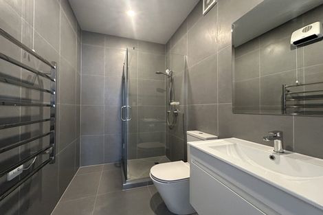 Photo of property in 2/13 Oteha Valley Road, Northcross, Auckland, 0632