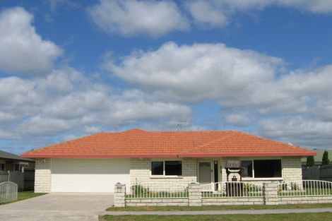 Photo of property in 22 Blake Boulevard, Papamoa Beach, Papamoa, 3118