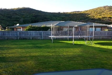 Photo of property in 15 Beaufort Close, Kingsley Heights, Upper Hutt, 5018