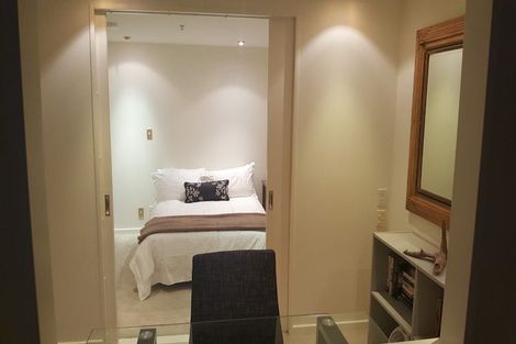 Photo of property in 4/318 Oriental Parade, Oriental Bay, Wellington, 6011