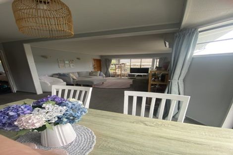 Photo of property in 2/37 Middle Road, Havelock North, 4130