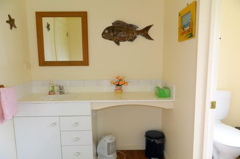 Photo of property in 32 Shepherd Road, Kerikeri, 0230