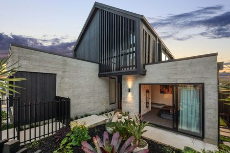 Photo of property in 23 Otakau Road, Milford, Auckland, 0620