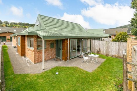Photo of property in Redwood Village, 6/42 Main Road, Tawa, Wellington, 5028