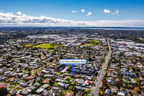 Photo of property in 3/121 Bruce Mclaren Road, Henderson, Auckland, 0612