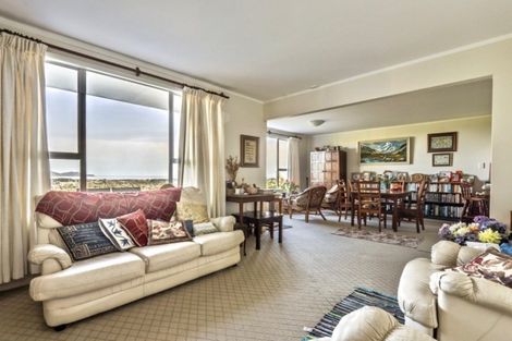 Photo of property in 55 Kakariki Grove, Waikanae, 5036