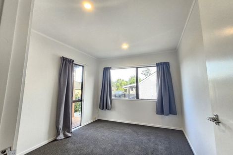 Photo of property in 3/708 Swanson Road, Swanson, Auckland, 0612
